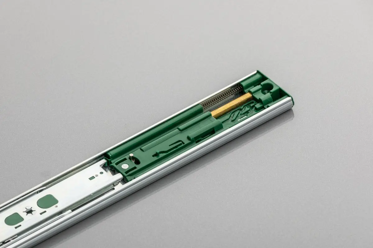 Prowadnica Kulkowa VERSALITE PRO PUSH TO OPEN cichy domyk 30 kg GTV - obrazek 3