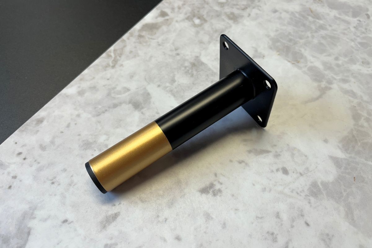 Noga meblowa Nuovo H-130 czarny+mosiądz GLOBAL SERVICE