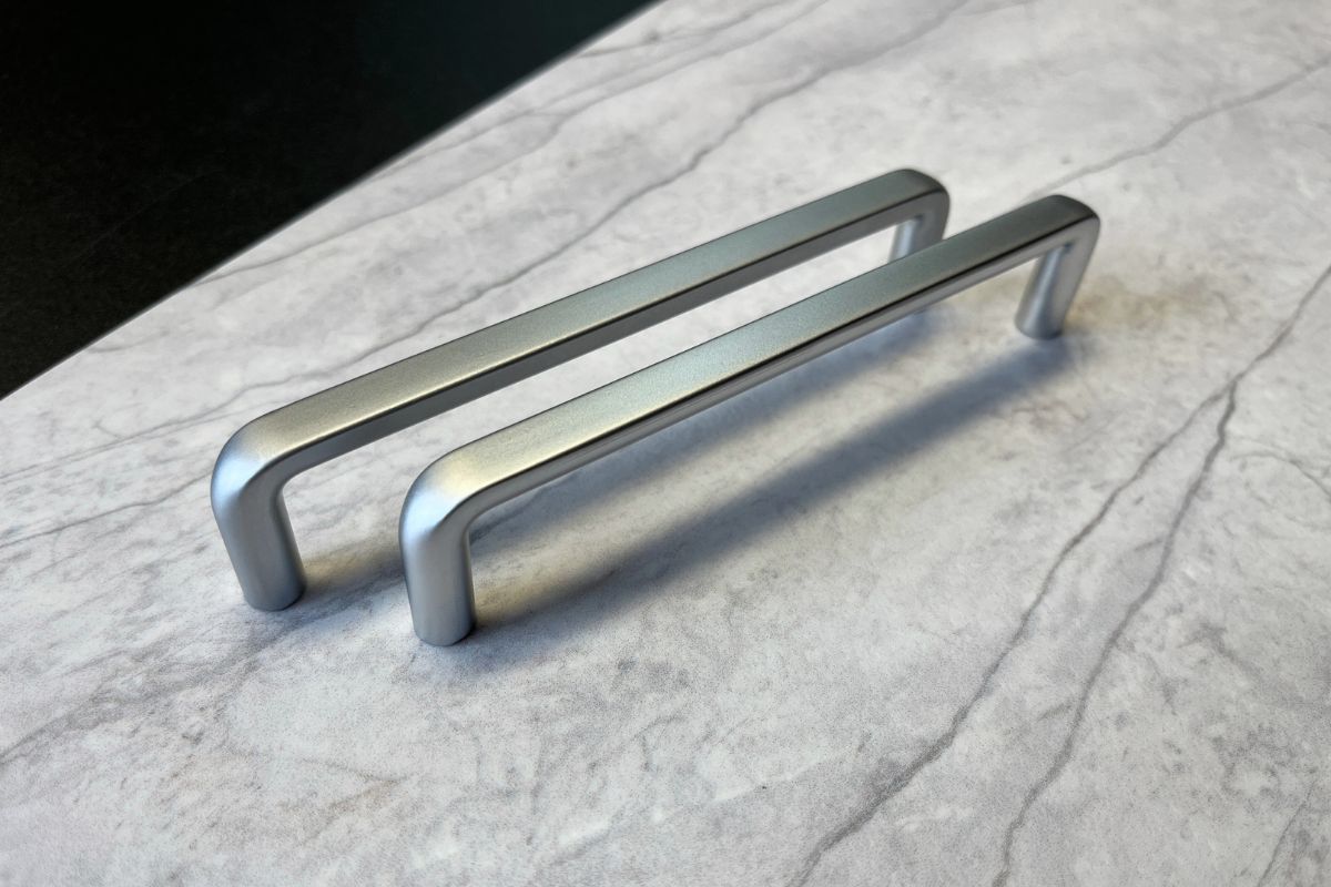 Uchwyt meblowy UM-174 aluminium ATM