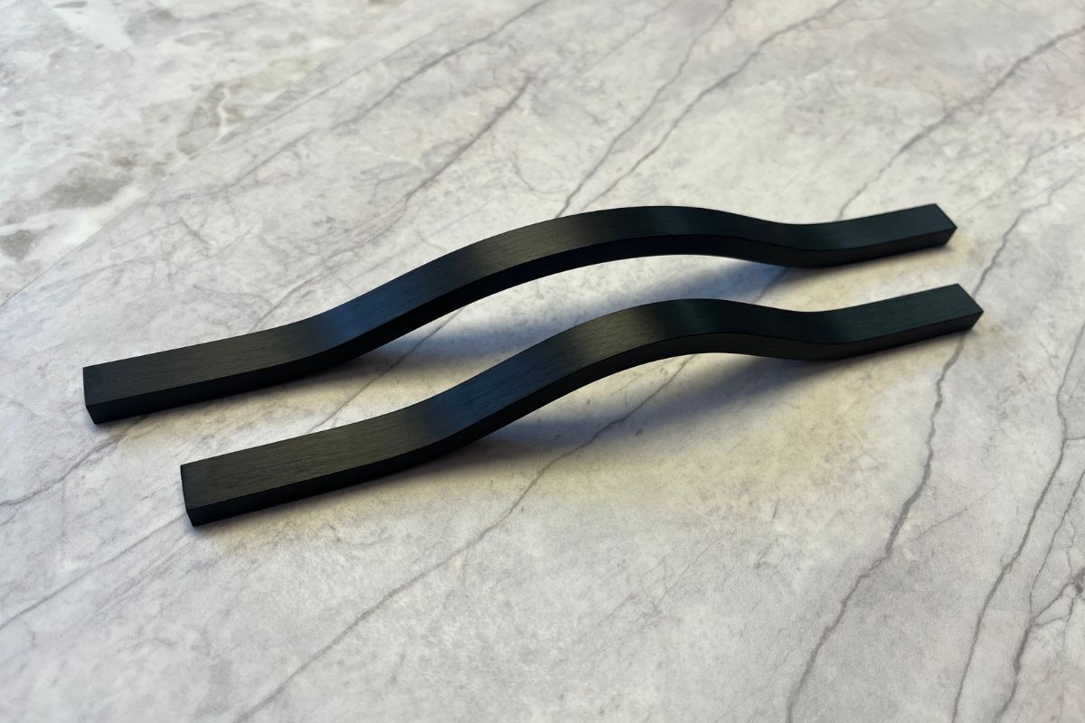 Uchwyt meblowy U0137 czarny DOMINO - obrazek 3