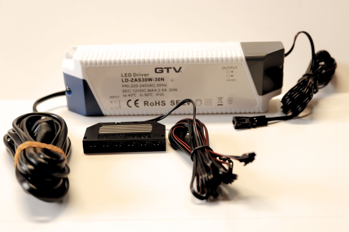 Zestaw zasilający z przewodem 30W+ złączka GTV